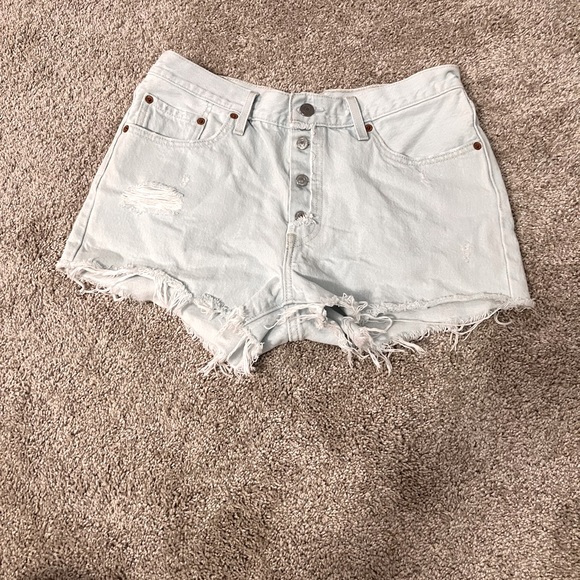 Levi distressed jean shorts - Picture 1 of 5